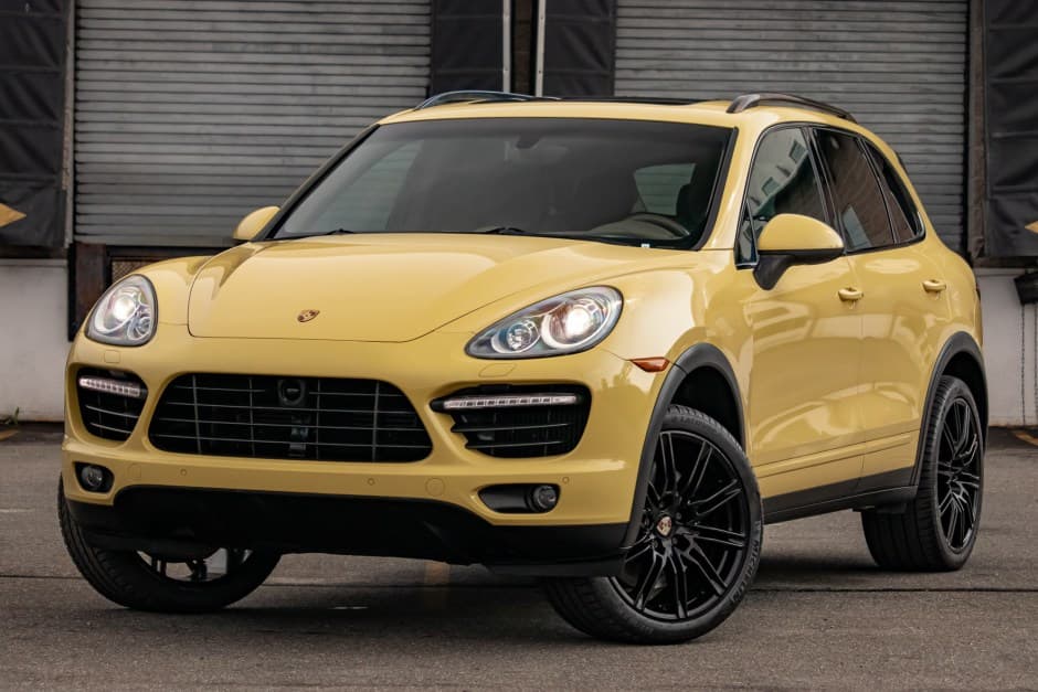 2011 Porsche 958 Cayenne (2011-2018) sold for $29,250