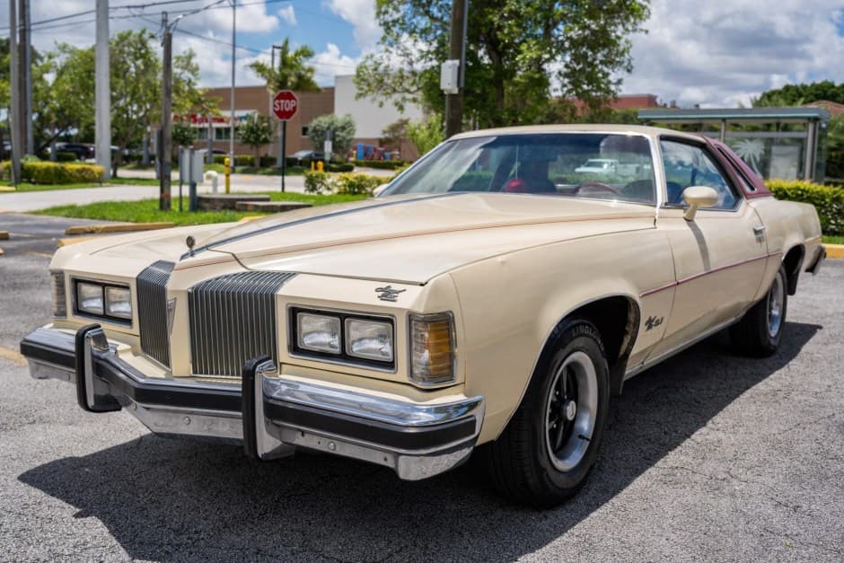 1976 Pontiac Grand Prix sold for $5,800