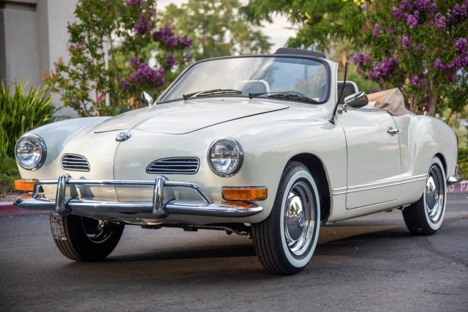 1971 Volkswagen Karmann Ghia sold for $31,053