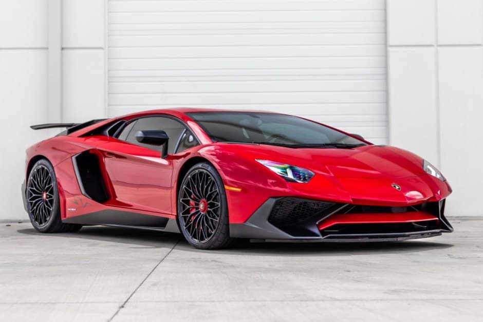 2016 Lamborghini Aventador sold for $519,000