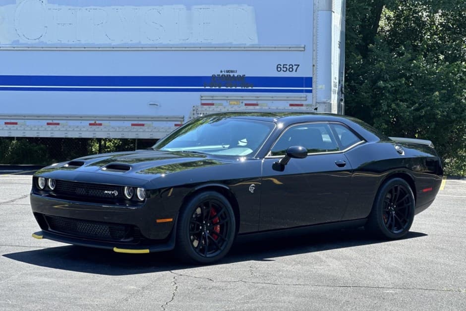 2023 Dodge Challenger SRT Hellcat sold for $62,000