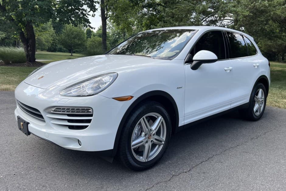 2014 Porsche 958 Cayenne (2011-2018) sold for $29,000