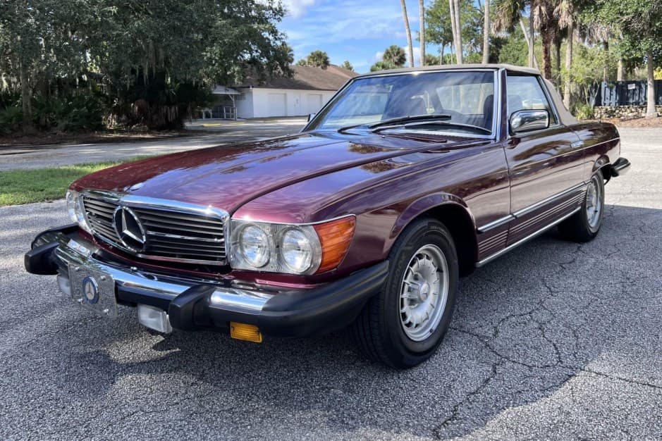 1985 Mercedes-Benz R107 SL sold for $10,300