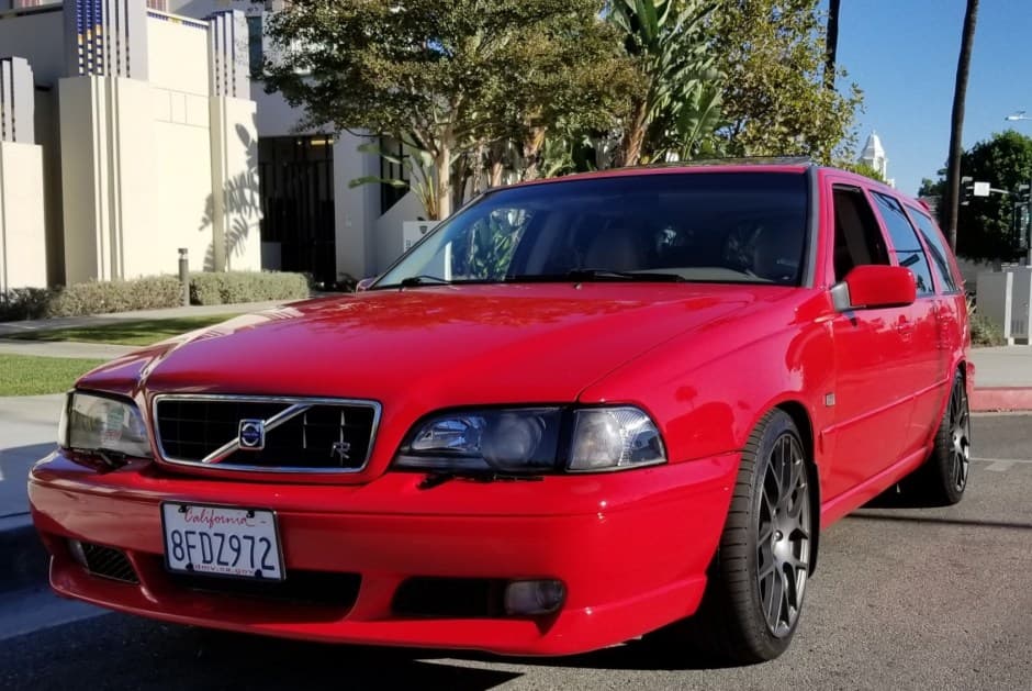 1999 Volvo V70R sold for $12,000