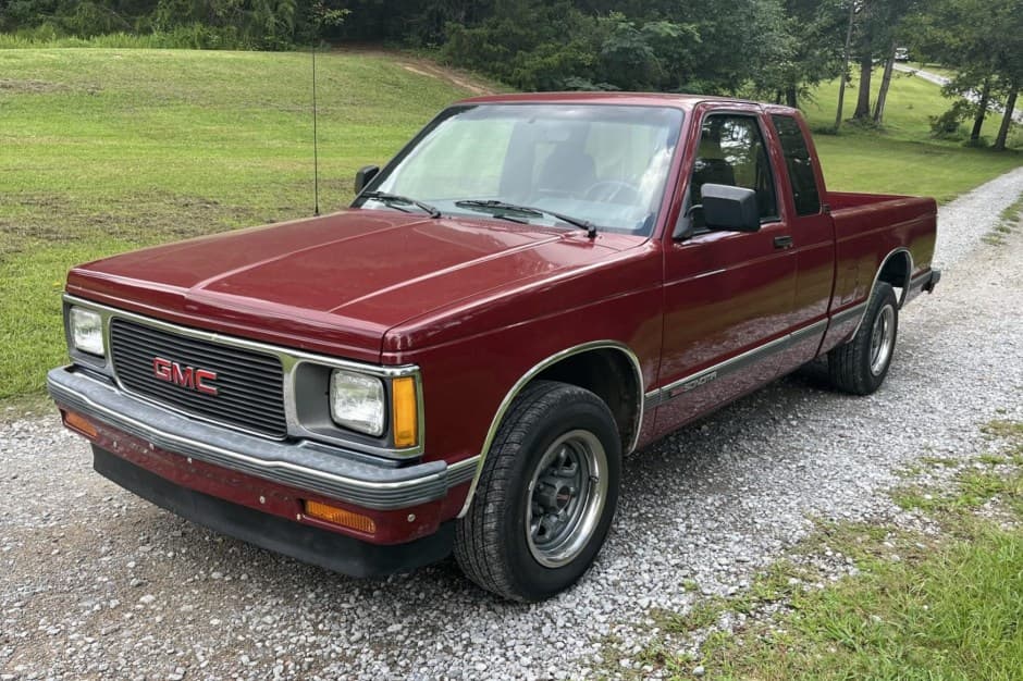 1992 GMC S-15 Sonoma (1982-1993) sold for $9,300