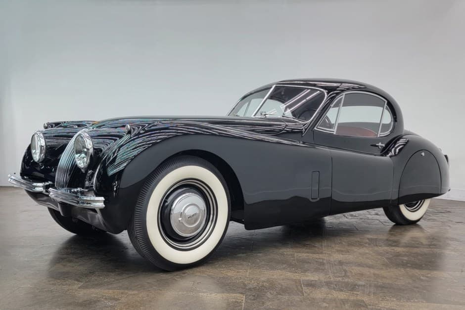 1952 Jaguar XK120 sold for $71,000