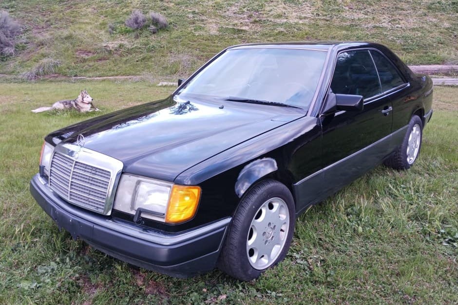 1991 Mercedes-Benz W124 E-Class sold for $3,450