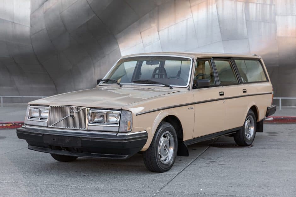 1984 Volvo 240 sold for $8,700