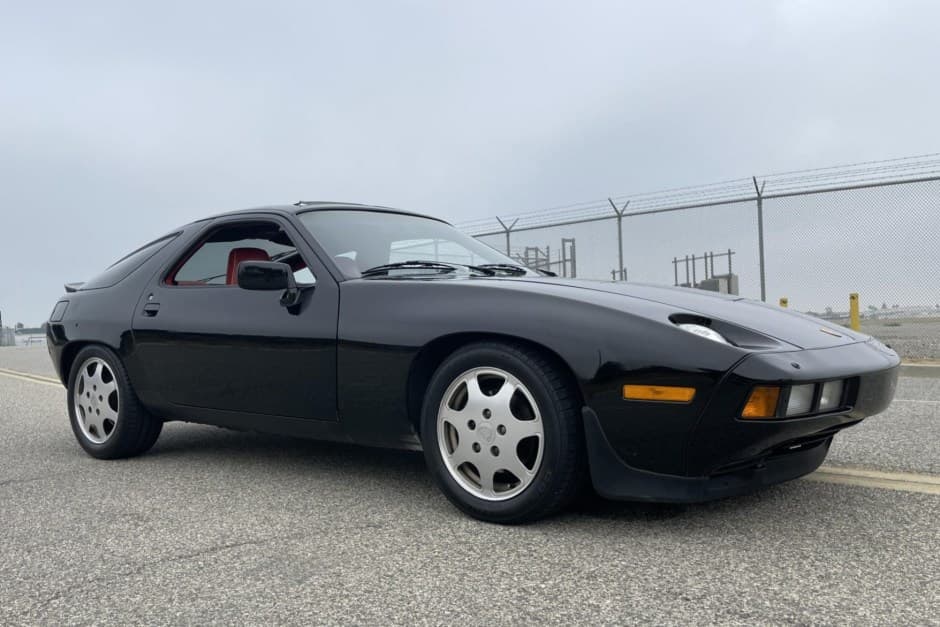 1985 Porsche 928 sold for $21,250