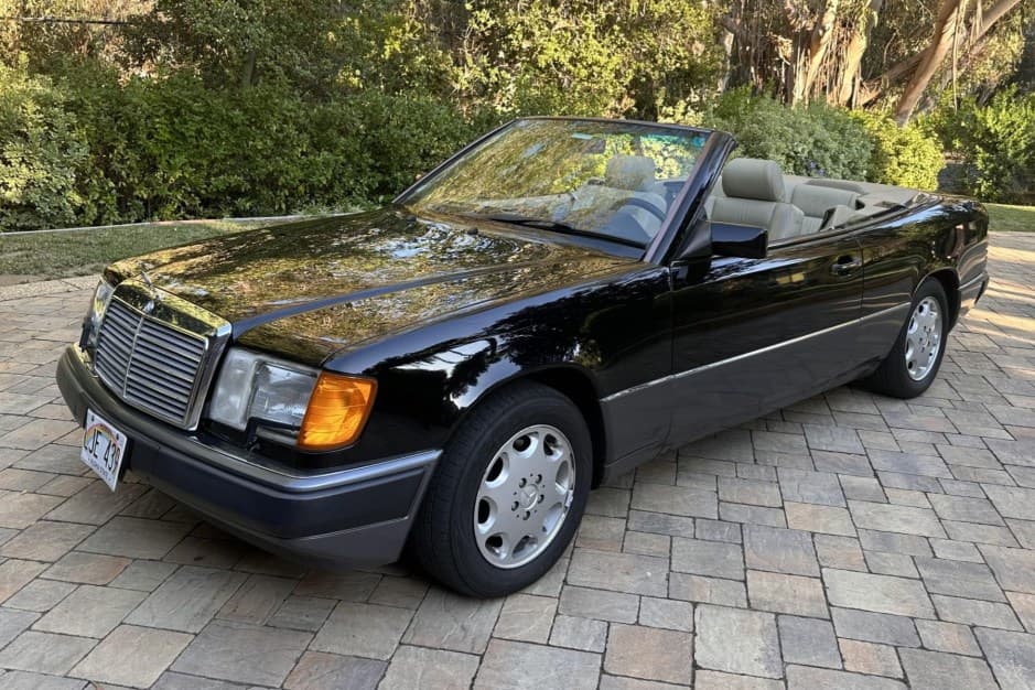 1993 Mercedes-Benz W124 E-Class sold for $16,500