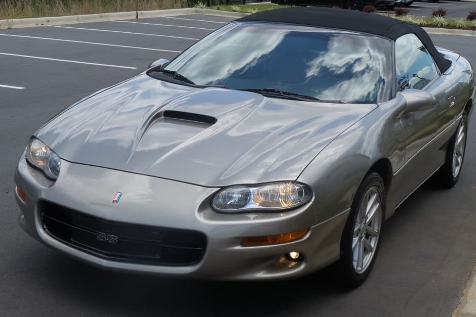 2001 Chevrolet Camaro 4th Generation 1993-2002 sold for $12,250