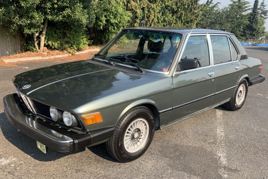 1980 BMW E12 5-Series sold for $8,100