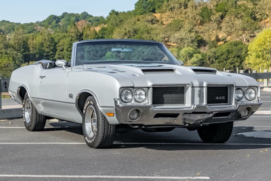 1971 Oldsmobile 442 sold for $46,800