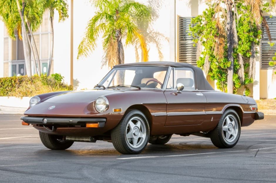 1978 Alfa Romeo 105/115 Spider Series 2 sold for $11,700