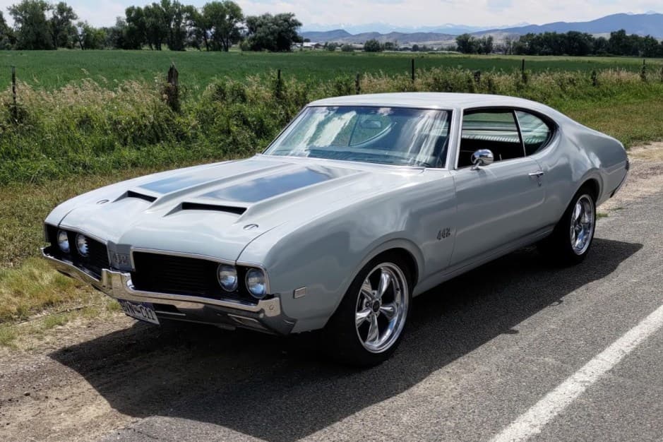 1969 Oldsmobile 442 sold for $11,111