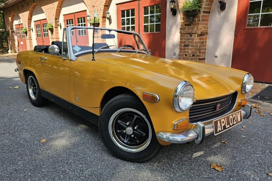 1970 MG Midget sold for $8,900