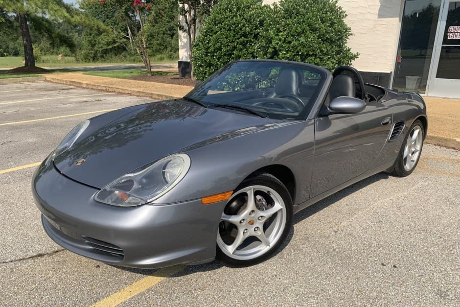 2004 Porsche 986 Boxster sold for $13,750