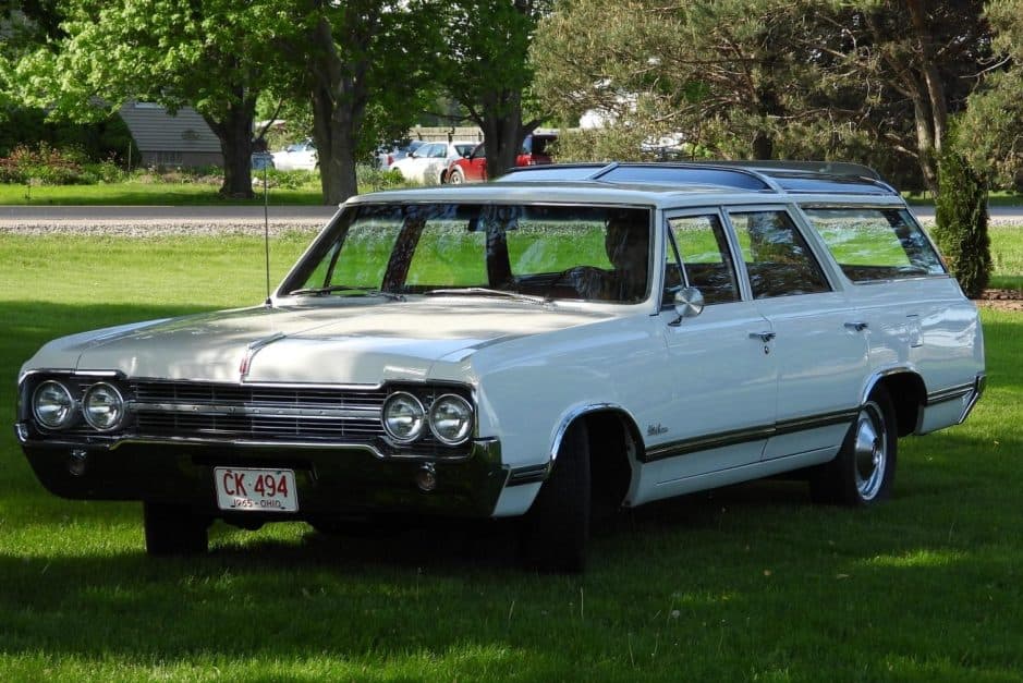 1965 Oldsmobile Vista Cruiser sold for $13,500