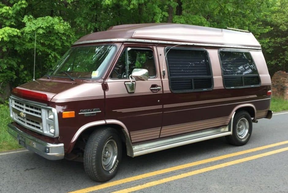 1989 Chevrolet G-Series Van sold for $7,001