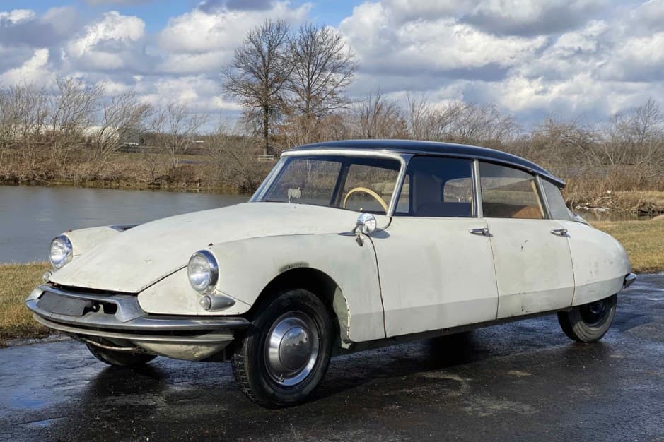 1960 Citroen DS sold for $9,300