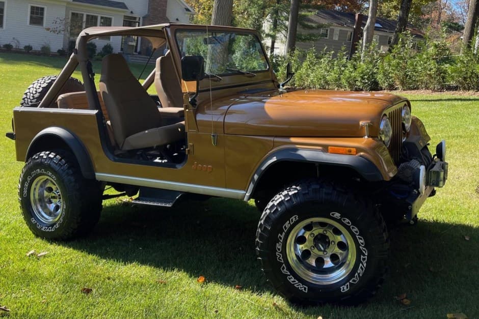 1985 Jeep CJ-7 sold for $12,100