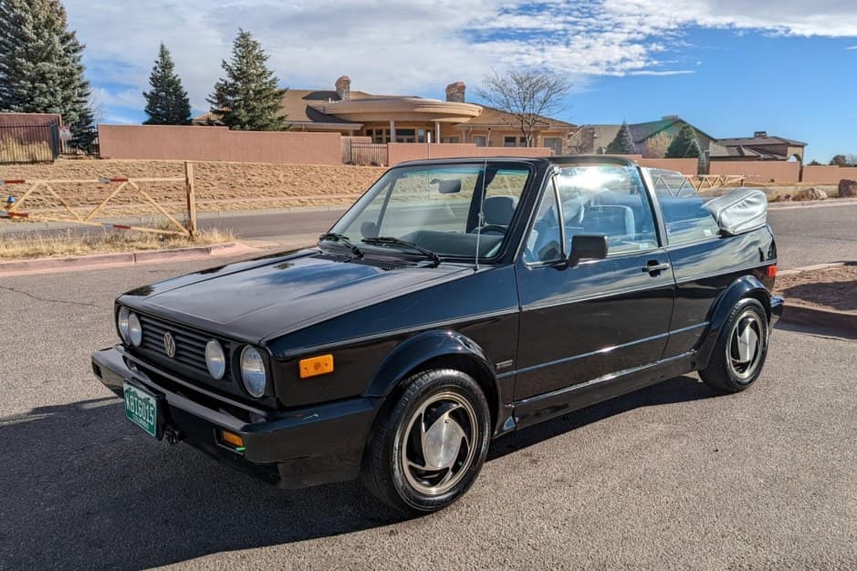 1990 Volkswagen Golf/Rabbit Cabriolet sold for $7,900