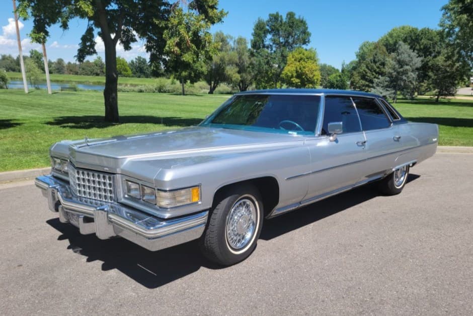 1976 Cadillac DeVille sold for $5,800