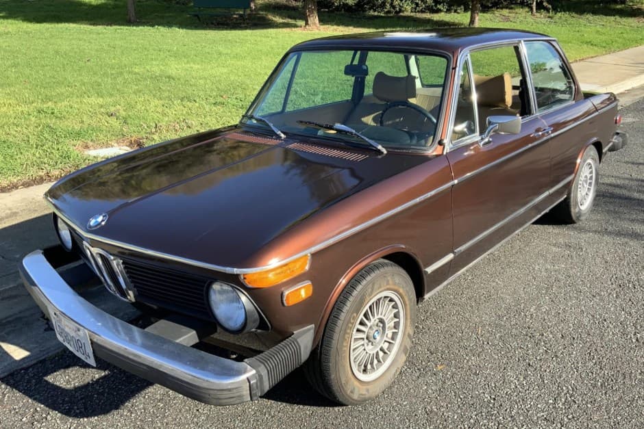 1976 BMW 2002 sold for $15,250