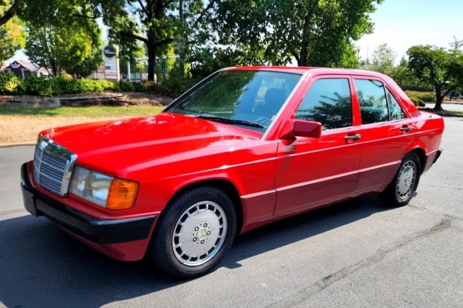 1991 Mercedes-Benz W201 190 sold for $3,400