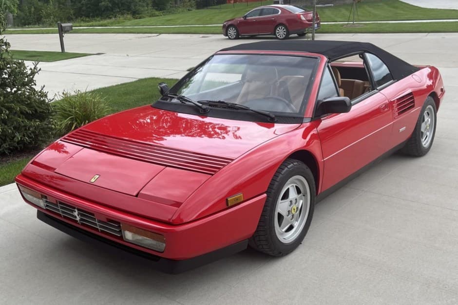1990 Ferrari Mondial sold for $55,500