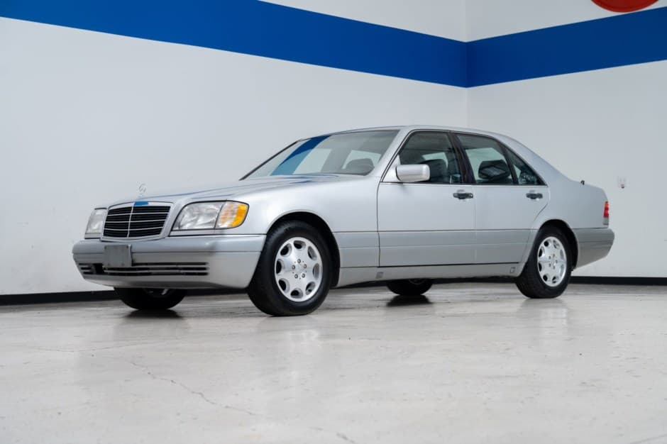 1995 Mercedes-Benz W140 S-Class sold for $9,500