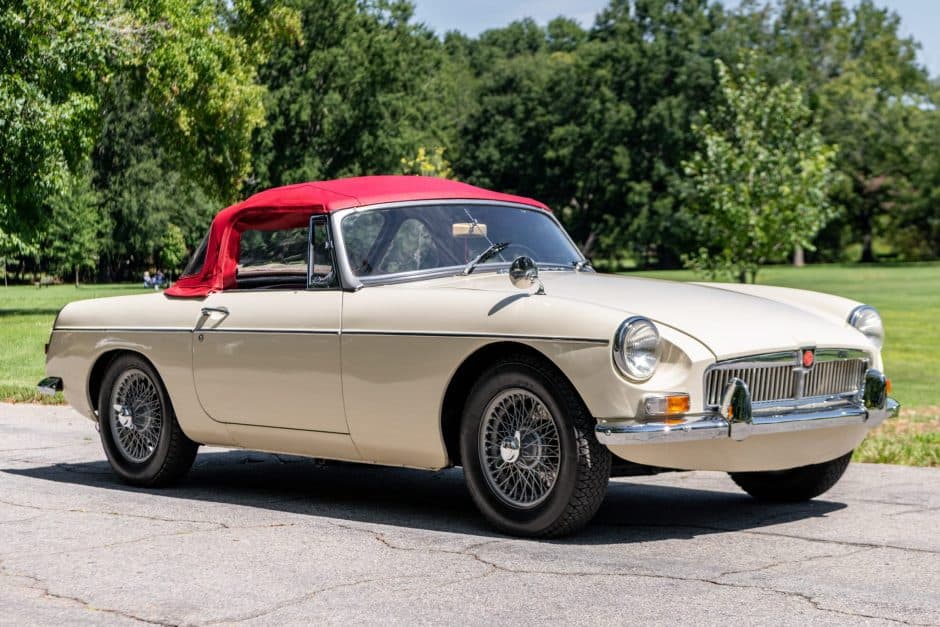 1965 MG MGB sold for $17,500