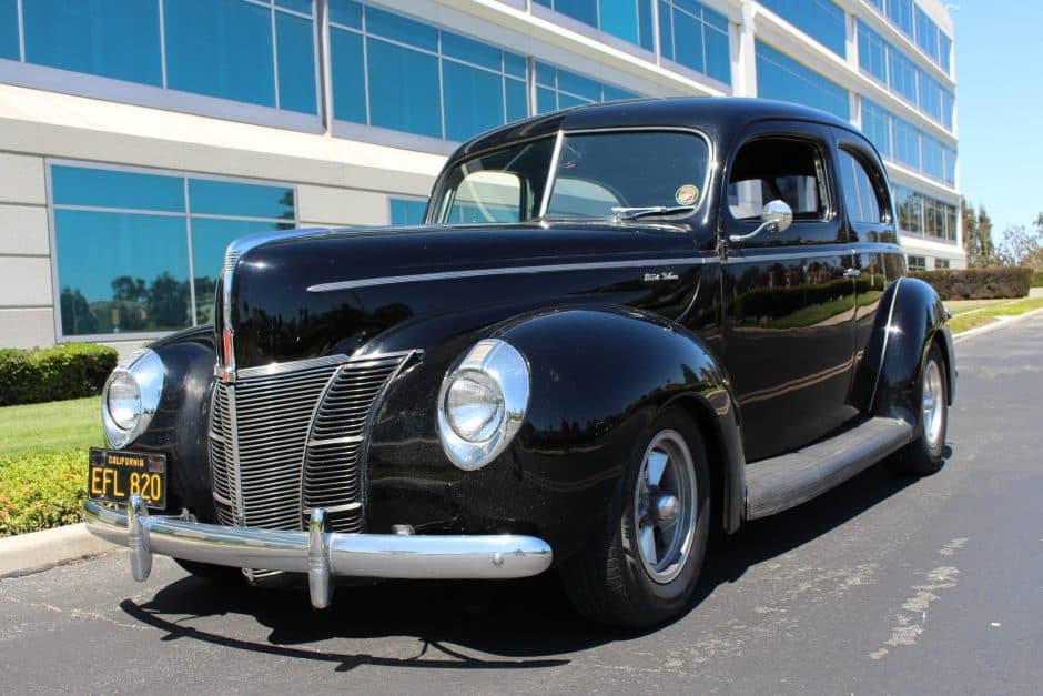 1940 Ford Standard, Deluxe, & Super Deluxe sold for $23,250