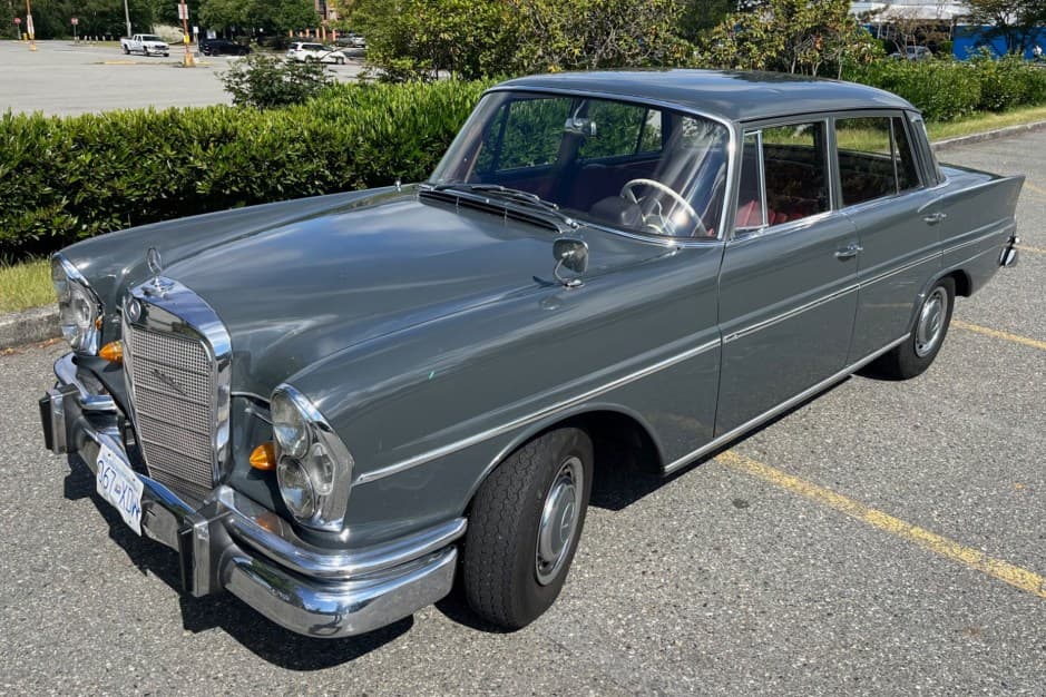 1965 Mercedes-Benz W111 Sedan sold for $6,539