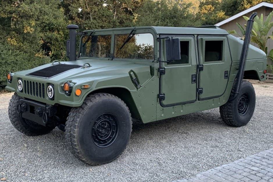 2001 Hummer HMMWV/Humvee sold for $36,000