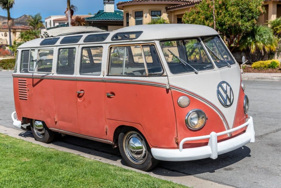 1962 Volkswagen Split-Window Bus sold for $75,000