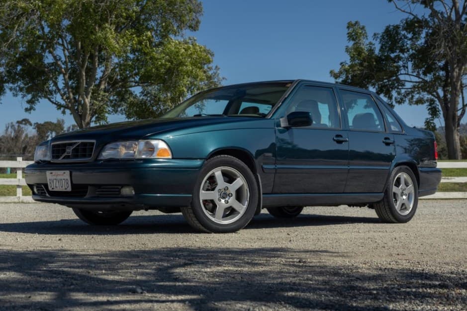 1998 Volvo  sold for $5,000