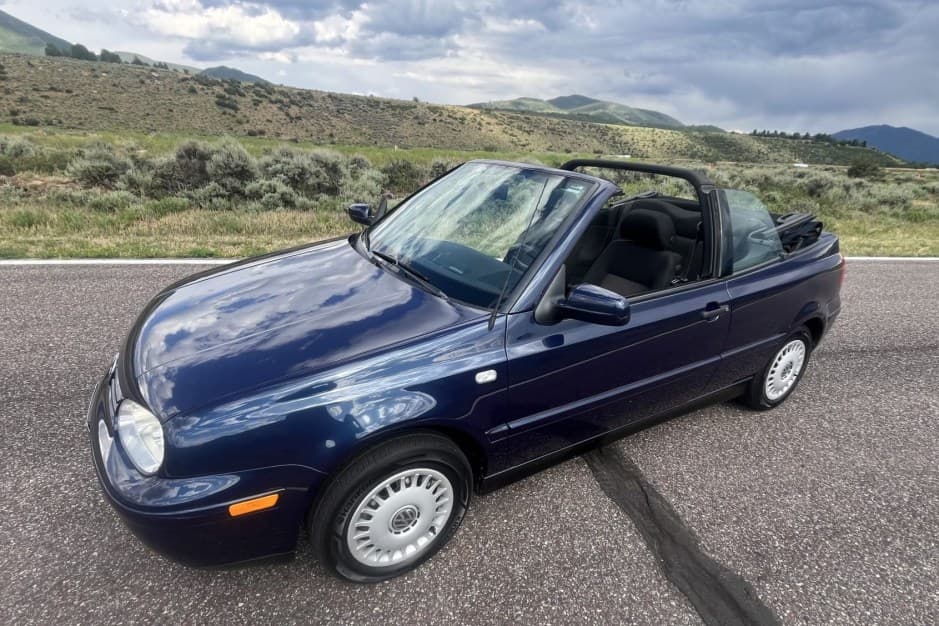 2001 Volkswagen Golf/Rabbit Cabriolet sold for $6,400