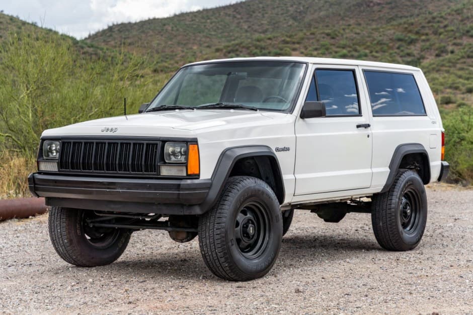 1996 Jeep XJ Cherokee sold for $7,600