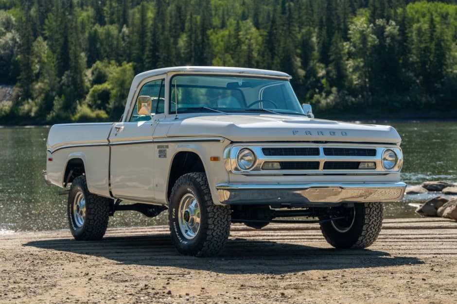 1970 Dodge Power Wagon sold for $33,250