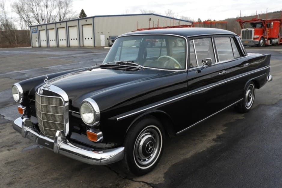 1966 Mercedes-Benz W110 sold for $15,000