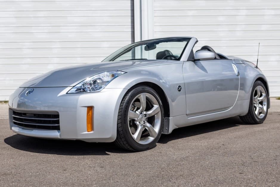 2007 Nissan 350Z sold for $18,350