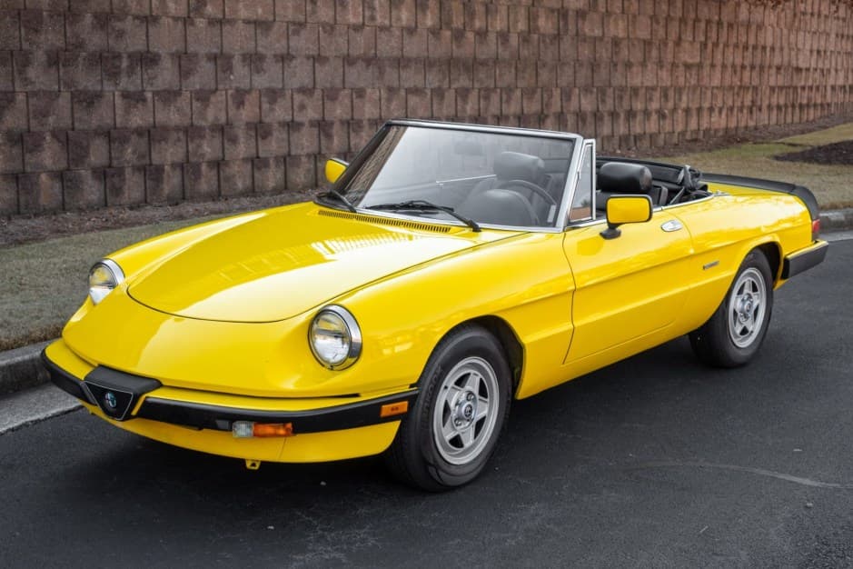 1986 Alfa Romeo 105/115 Spider Series 3 sold for $9,250