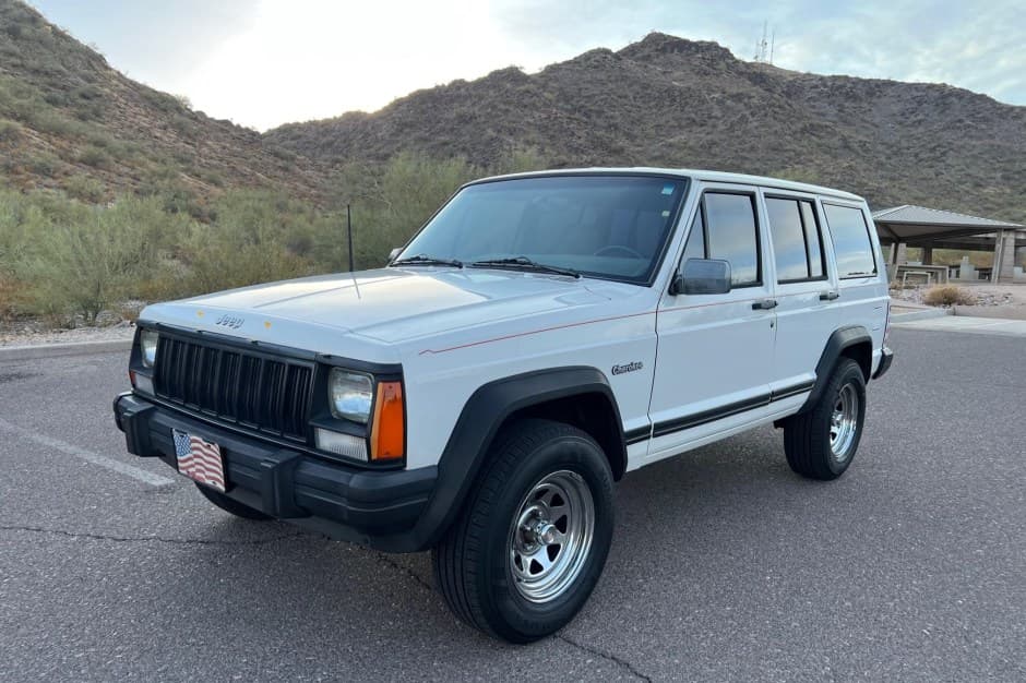 1996 Jeep XJ Cherokee sold for $8,100