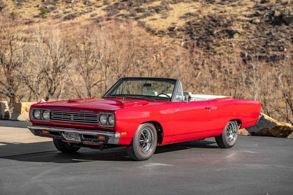 1969 Plymouth Road Runner sold for $60,500