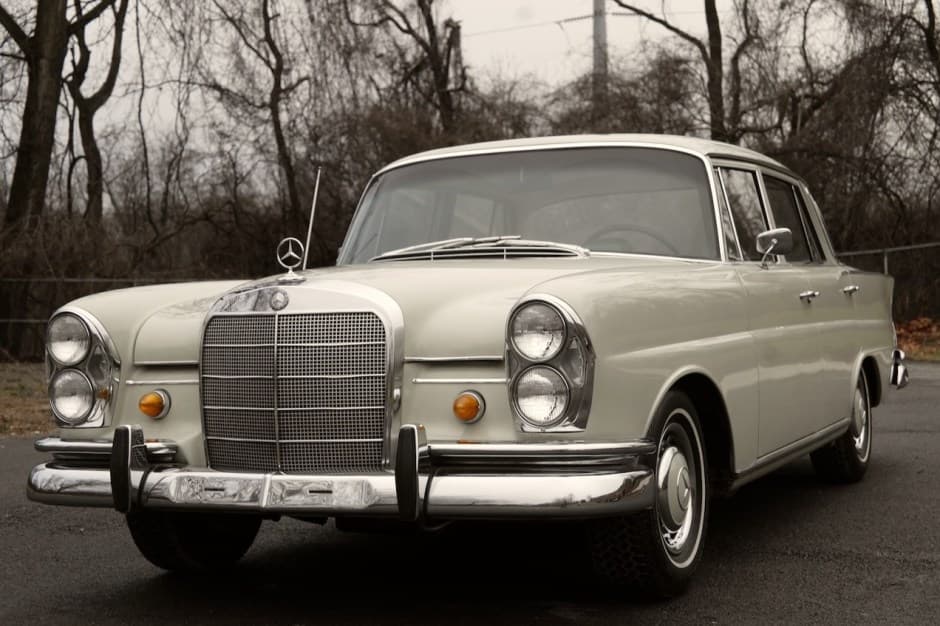 1967 Mercedes-Benz W111 Sedan sold for $11,600