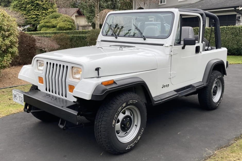 1992 Jeep Wrangler YJ (1987-1995) sold for $12,250