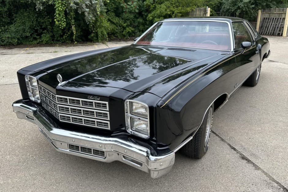 1977 Chevrolet Monte Carlo sold for $5,300