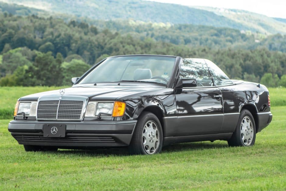 1993 Mercedes-Benz W124 E-Class sold for $17,750