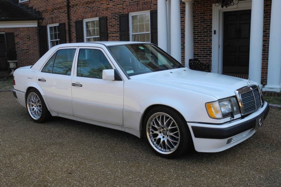 1993 Mercedes-Benz W124 E-Class sold for $10,750